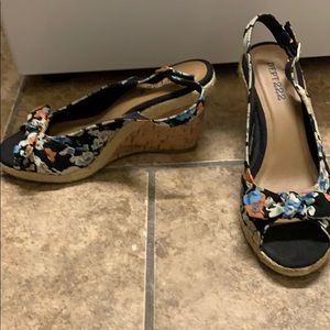 Black floral wedges